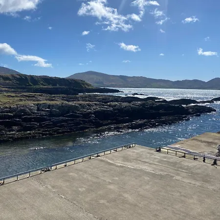 Bungalow By The Sea 펜션